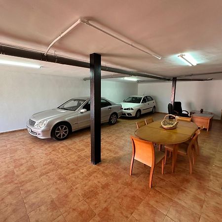 Casa Grande De Tres Plantas Con Parking Gratis Βίλα Λινάρες Εξωτερικό φωτογραφία