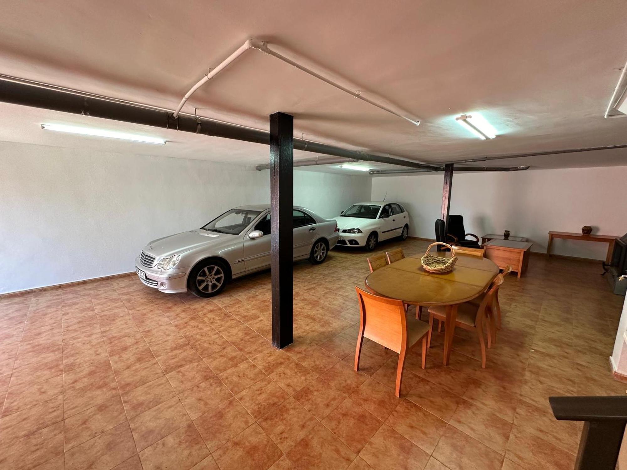 Casa Grande De Tres Plantas Con Parking Gratis Βίλα Λινάρες Εξωτερικό φωτογραφία