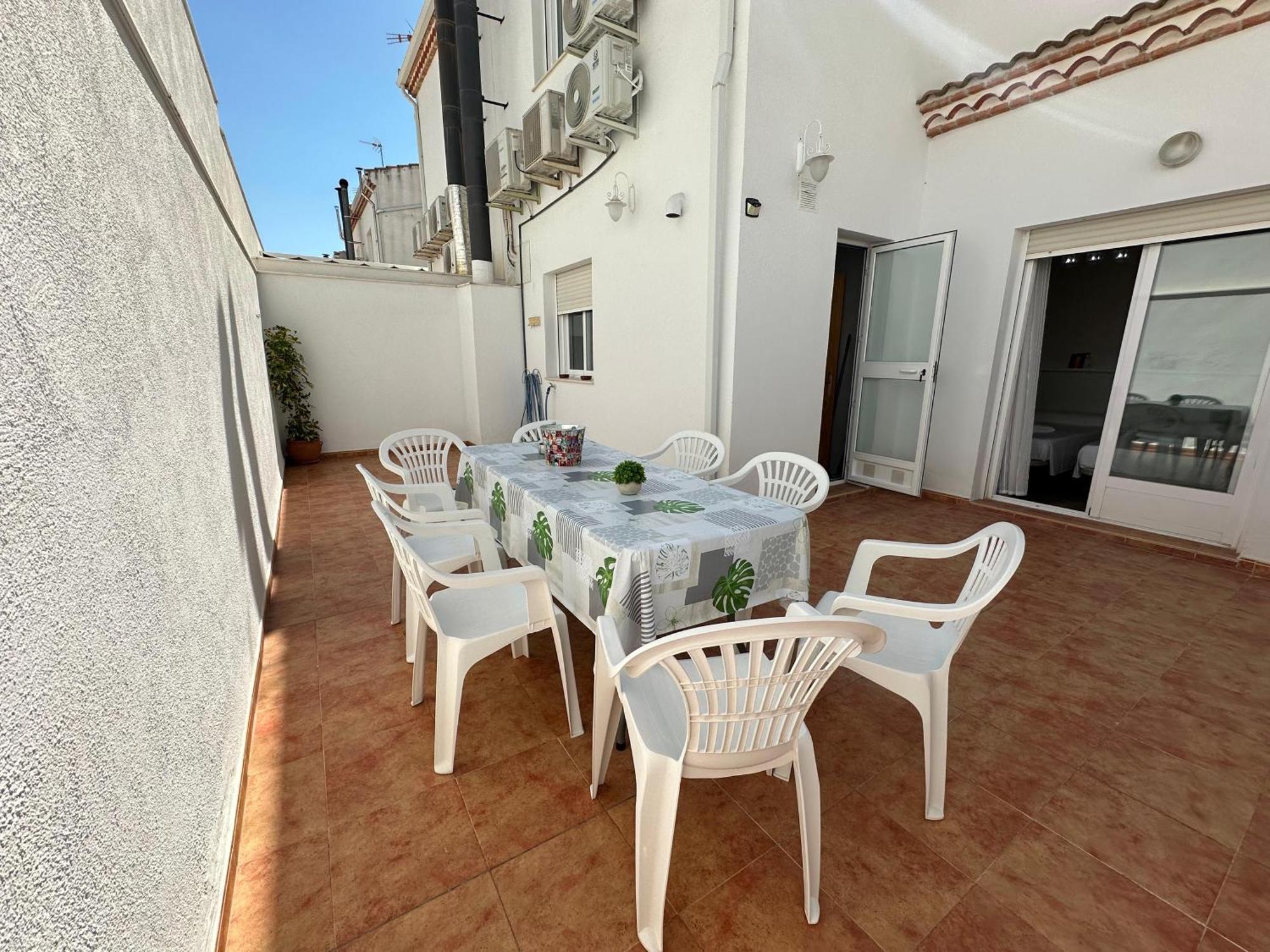 Casa Grande De Tres Plantas Con Parking Gratis Βίλα Λινάρες Εξωτερικό φωτογραφία
