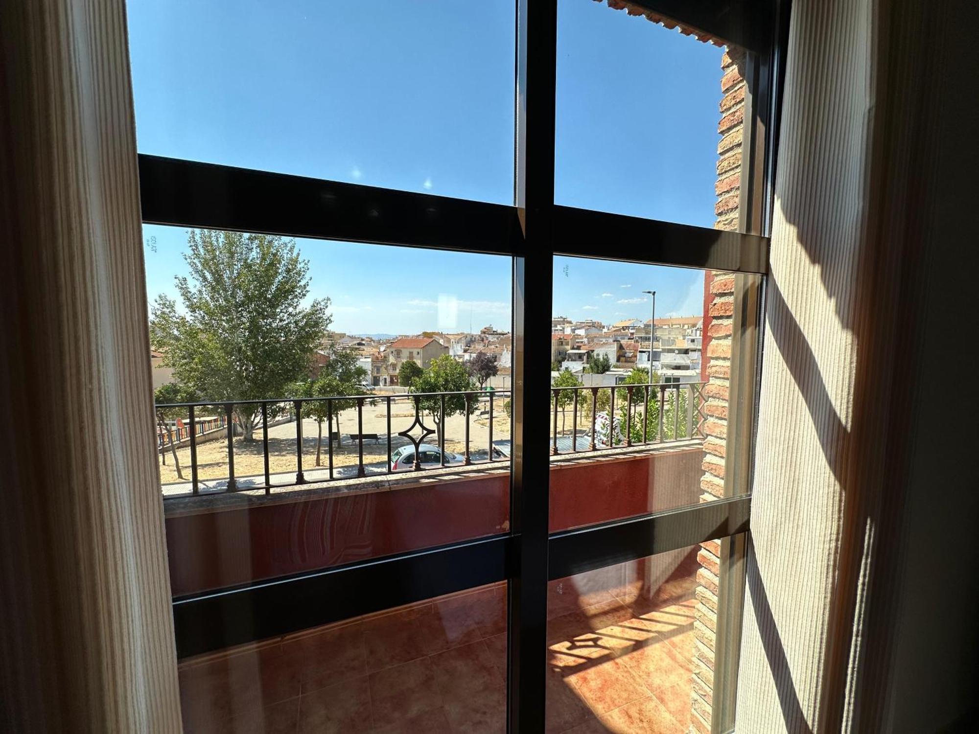 Casa Grande De Tres Plantas Con Parking Gratis Βίλα Λινάρες Εξωτερικό φωτογραφία
